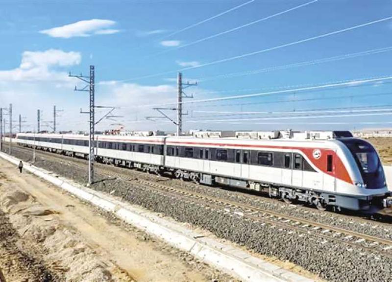 تفاصيل جولة وزير النقل لتفقد مسار القطار الكهربائي السريع بمحافظة سوهاج