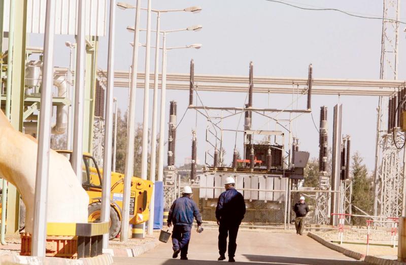 «الكهرباء» توقع مذكرة تفاهم لبدء دراسات مشروع الربط الكهربائي بين مصر وإيطاليا