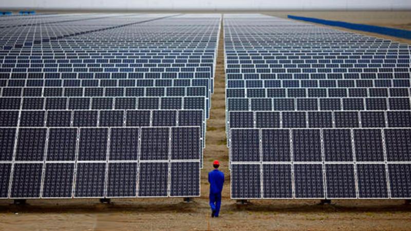بتكلفة تتخطى المليار جنيه.. خطة تنفيذ مشروعين لإنتاج الكهرباء من الطاقة الشمسية