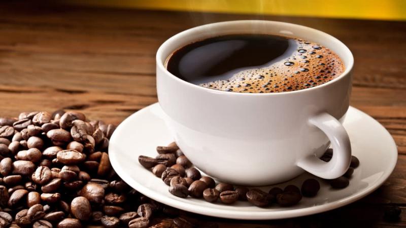 مكون بسيط يحول كوب القهوة مضاد حيوي طبيعي.. تعرف عليه