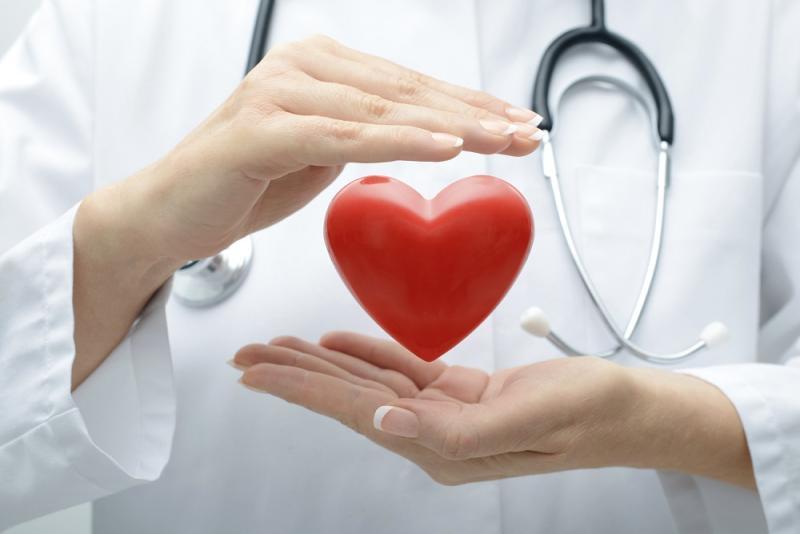 وزير الصحة يبحث وضع خطة لإطلاق مبادرة للحفاظ على صحة القلب