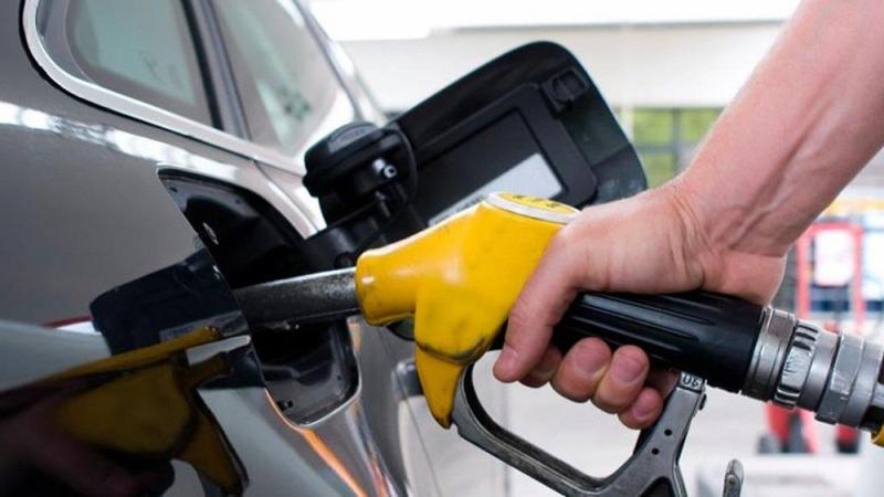 الحكومة تحذر من قائمة مزيفة عبر مواقع التواصل بشأن زيادة أسعار البنزين
