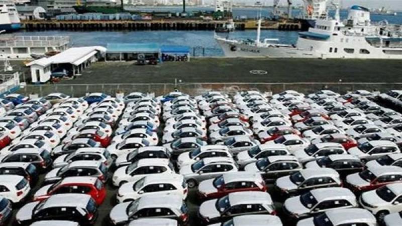 وزير المالية: تسريع وتيرة العمل لإنهاء إجراءات استيراد سيارات المصريين بالخارج