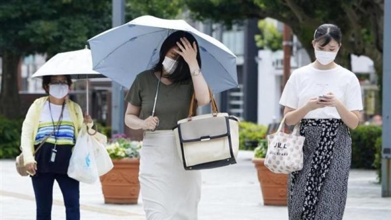 اليابان تشهد يومها الأكثر سخونة هذا العام.. الحرارة تصل لمستويات تهدد الحياة