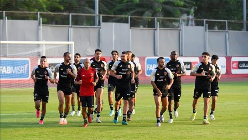 الأهلي يواصل تدريباته استعدادًا لمواجهة فاركو في الدوري الممتاز
