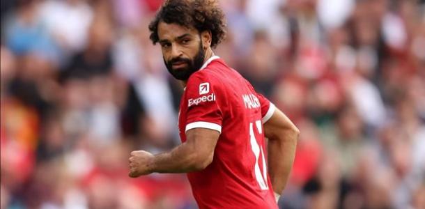 «يا للروعة».. أسطورة مانشستر يونايتد يتغنى بتألق محمد صلاح مع ليفربول