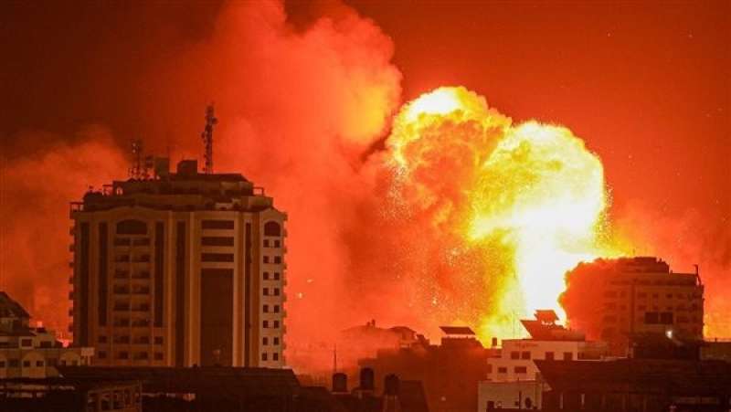 غارات إسرائيلية عنيفة على قطاع غزة