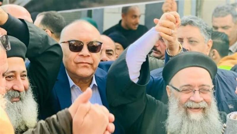«مسلم ومسيحي ايد واحدة».. الناخبون يصطفون أمام صناديق الاقتراع من أجل مستقبل مصر