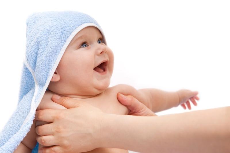 نصائح للحفاظ على بشرة الأطفال حديثي الولادة من الجفاف في فصل الشتاء
