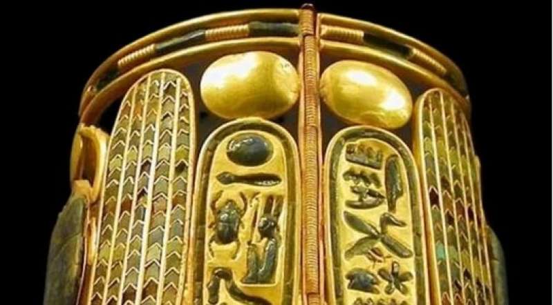 مصنوع من الذهب.. المتحف المصري بالتحرير يعرض سوار الملك بسوسنيس الأول
