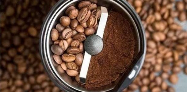 من دون توتر أو عصبية.. 5 نصائح لتقليل الكافيين خلال الصيام