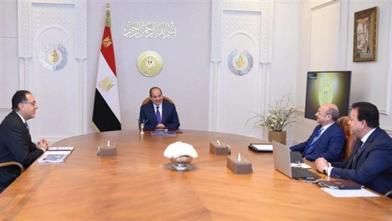 الرئيس السيسي يوجه بفتح مجالات جديدة لتصدير الدواء المصري