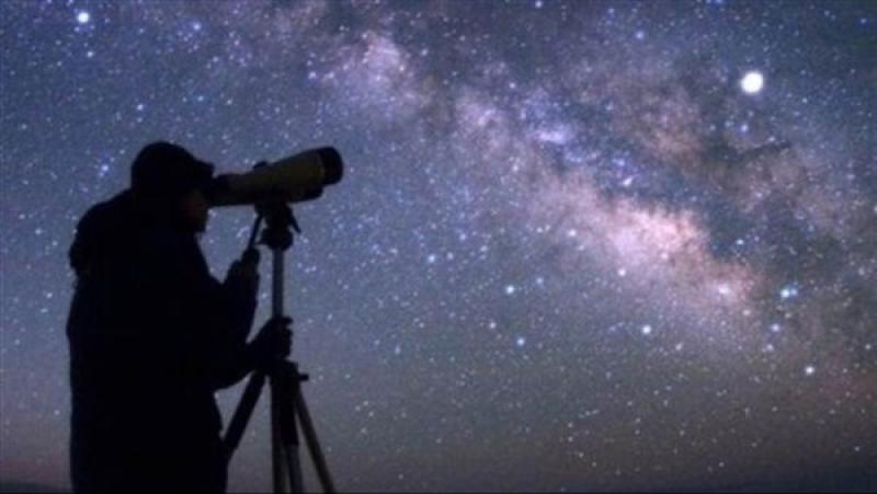 معهد الفلك يكشف عن أهم الظواهر الفلكية في شهر أبريل