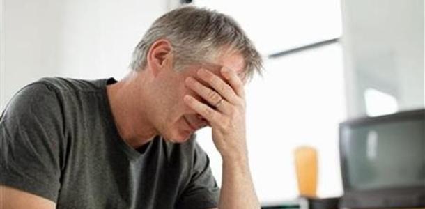 الدكتور حسام موافي يُحذر من خطورة الصداع الصباحي المتكرر.. عرض وليس مرضا