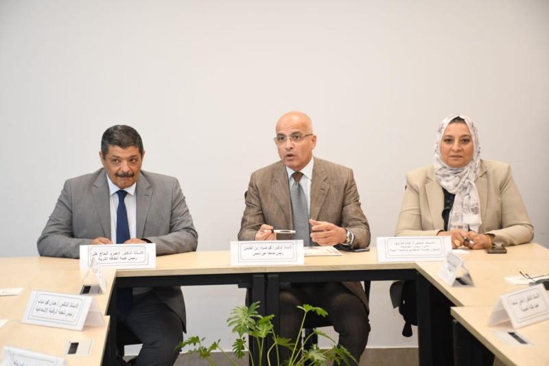 «الحاج» يلتقي مع رئيس جامعة عين شمس لبحث استراتيجية التعاون بمجالات الطاقة الذرية
