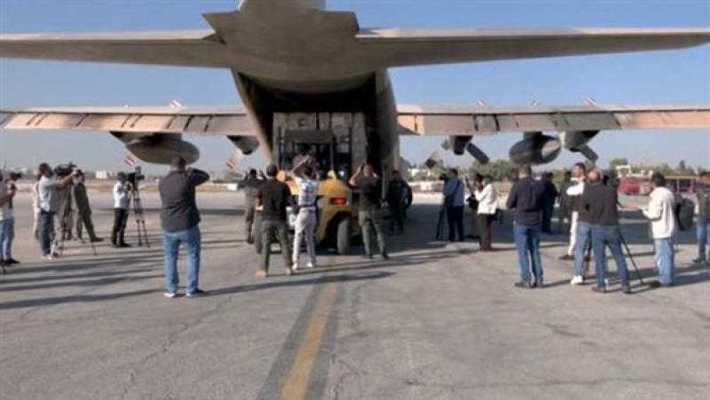 دخول 22 مصابا فلسطينيا عبر رفح ووصول طائرة مساعدات إلى مطار العريش