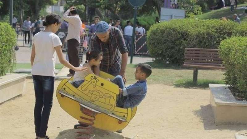 إقبال كثيف على حديقة الأزهر احتفالًا بأول أيام عيد الأضحى المبارك