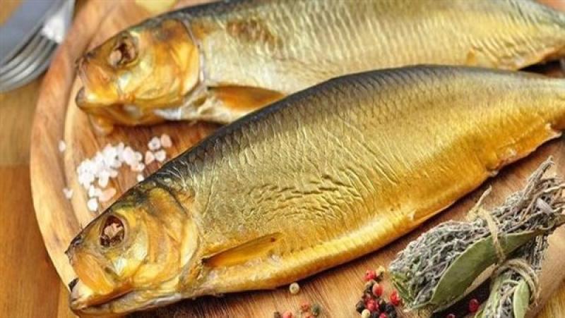 دليل حماية صحتك عند تناول الفسيخ والرنجة بأمان في العيد