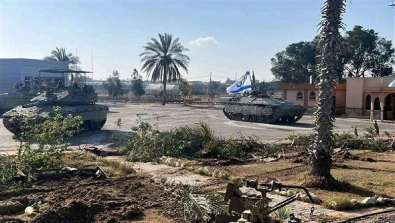 مصدر رفيع المستوى: مصر حذرت إسرائيل من تداعيات سيطرتها على معبر رفح