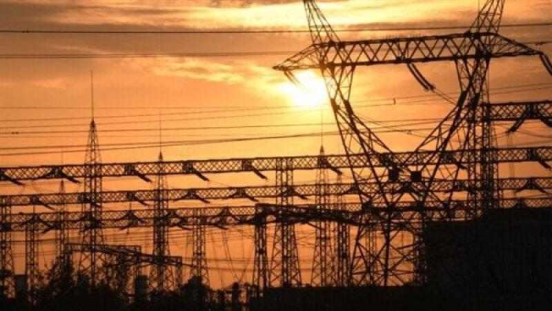خطة حكومية عاجلة لإنهاء أزمة انقطاع الكهرباء بحلول نهاية العام
