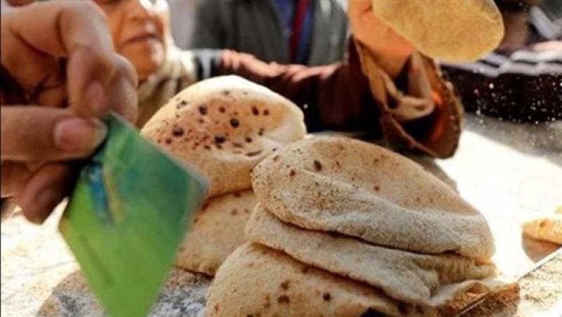 بعد زيادة سعره.. الحكومة تنفي تقليل حصة المواطن من الخبز المدعم