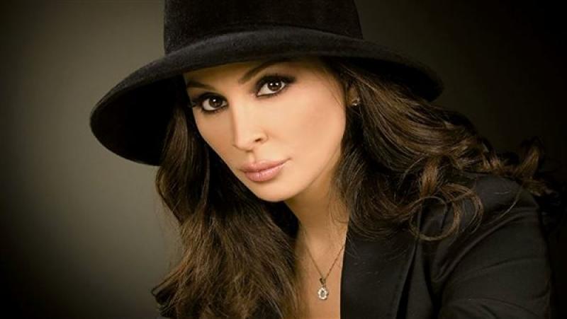 إليسا تواصل تسجيل ألبومها الجديد