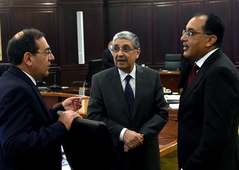 رئيس الوزراء: لا توجد أزمة توليد أو نقل طاقة في مصر