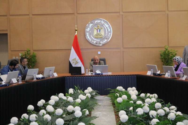 وزير الكهرباء يتابع أعمال تنفيذ خط الربط المصري السعودي