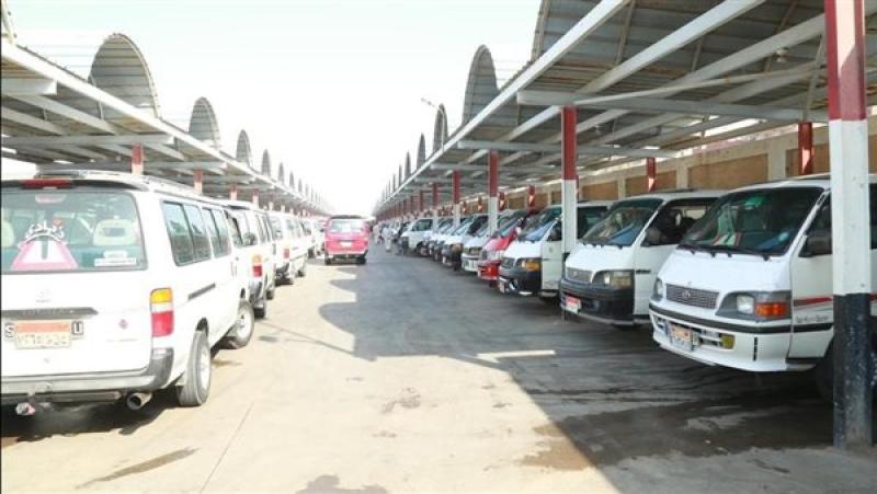 انتظام مواقف سيارات الأجرة بالمحافظات في ثاني أيام زيادة أسعار البنزين والسولار