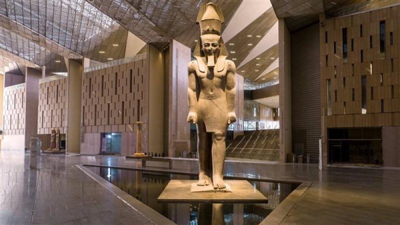 «السياحة» تتنازل عن البلاغ المقدم ضد مصمم فيديو الترويج للمتحف المصري الكبير بالذكاء الاصطناعي