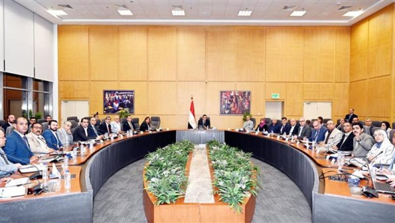 لحاجزي الإعلان العاشر.. توجيه مهم من وزير الإسكان بشأن تنفيذ «سكن لكل المصريين»