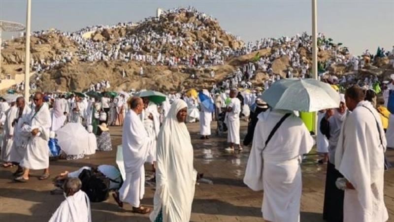 موعد انتهاء التقديم في الحج السياحي 2025-2026 والشروط المطلوبة