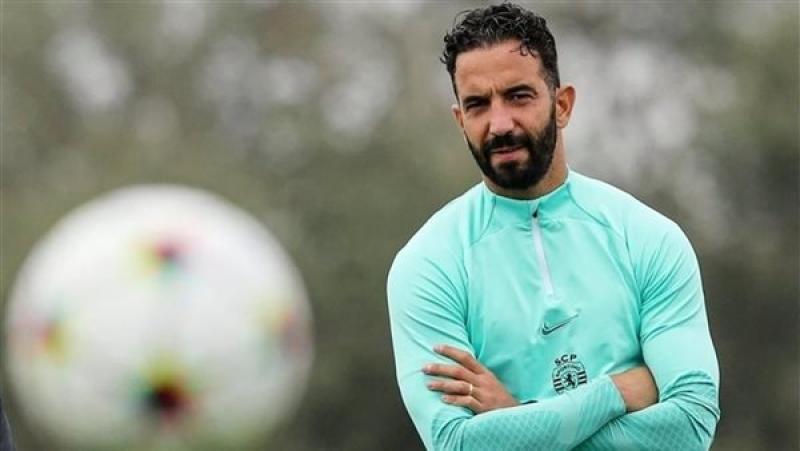 البرتغالي روبن أموريم يصل إنجلترا لبدء تدريب مانشستر يونايتد