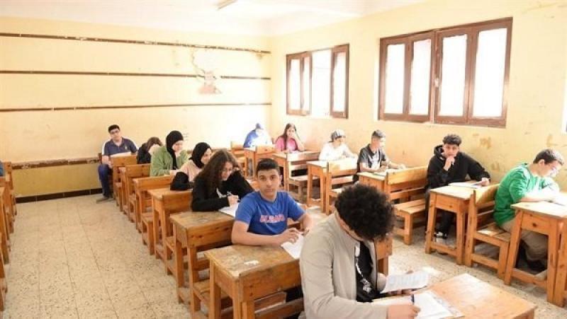 موعد امتحانات نهاية الترم الأول في المدارس لصفوف النقل 2025 - 2026