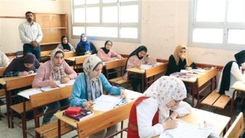 جدول عرض النماذج الاسترشادية لامتحانات الثانوية العامة 2025 وحل الأسئلة