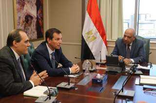 وزير الكهرباء يبحث مع شنايدر إليكتريك التعاون فى مجالات خفض الفقد