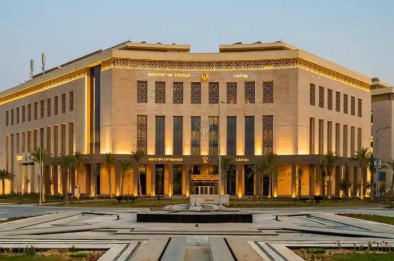 مجلس الوزراء: لا زيادة في ضريبة القيمة المضافة ولا مساس بالسلع الأساسية