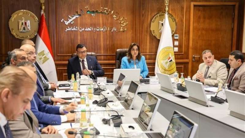 توحيد الرسوم وإلغاء التعقيدات قريبًا.. اجتماع حكومي عاجل بشأن تراخيص المحال