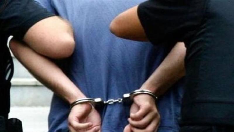 «ينصب على المواطنين».. ضبط شخص يروج لبيع الأسلحة البيضاء عبر مواقع التواصل