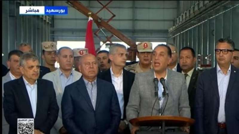 رئيس الوزراء: إنتاج أول قطار كامل بمنطقة شرق بورسعيد في 2026