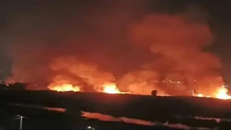 الحماية المدنية تواصل جهودها المكثفة لإخماد حريق اندلع بكورنيش النيل