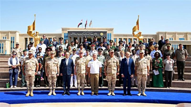 القوات المسلحة تنظم زيارة للملحقين العسكريين إلى الأكاديمية العسكرية وعدد من المشروعات القومية