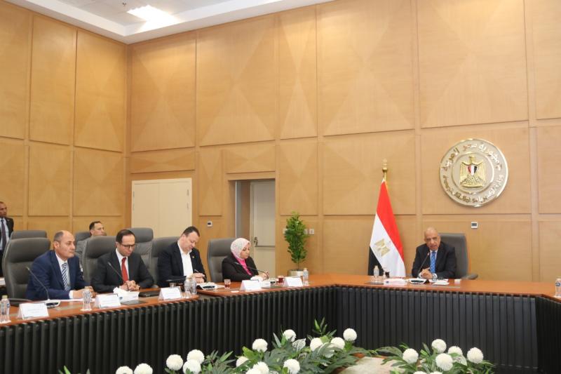 وزير الكهرباء يتابع مشروعات دعم الشبكة القومية وتوفير لمشروعات التغذية التنمية الزراعية