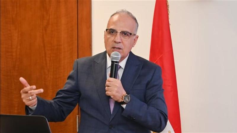 وزير الري: التعديات على أراضي طرح النهر تقلل قدرة الدولة من تصريف... وزير الري: التعديات على أراضي طرح النهر تقلل قدرة الدولة من تصريف المياه