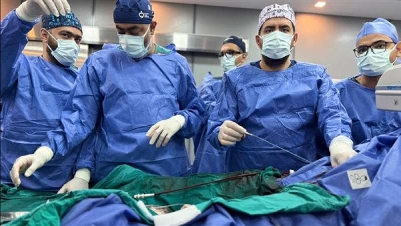 «المريضة عمرها 70 عامًا».. نجاح زرع صمام أورطي في أكاديمية قلب المبرة