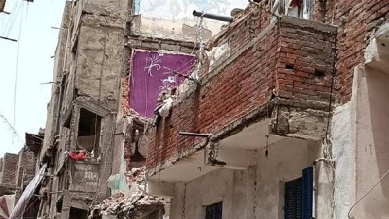 توجيهات عاجلة من محافظ الإسكندرية بتنفيذ قرارات إزالة العقارات الآيلة للسقوط بالجمرك والعجمي