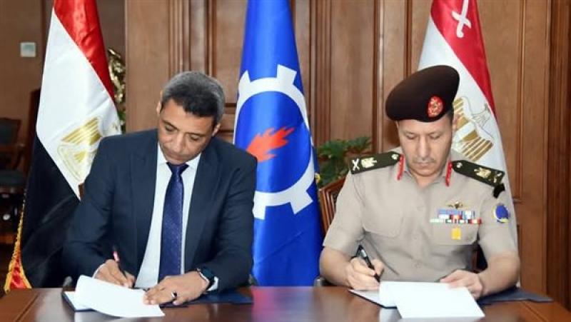 تعاون بين إدارة الإشارة للقوات المسلحة ومحافظة السويس لتقديم خدمات الطوارئ والسلامة