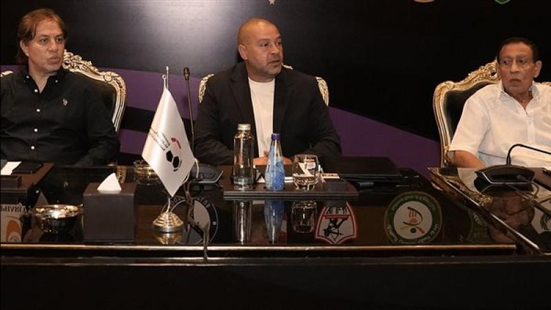 أندية الدوري توافق بالإجماع على إلغاء الهبوط بعد إعادة التصويت