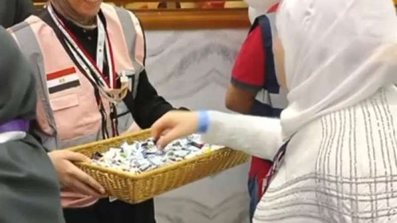 بالورود والهدايا.. بعثة الحج المصرية تستقبل أول 1000 حاج بمكة المكرمة