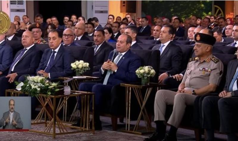 الرئيس السيسي يعلن أخبارا سارة للعاملين في 14 بحيرة لزيادة إنتاج السمك